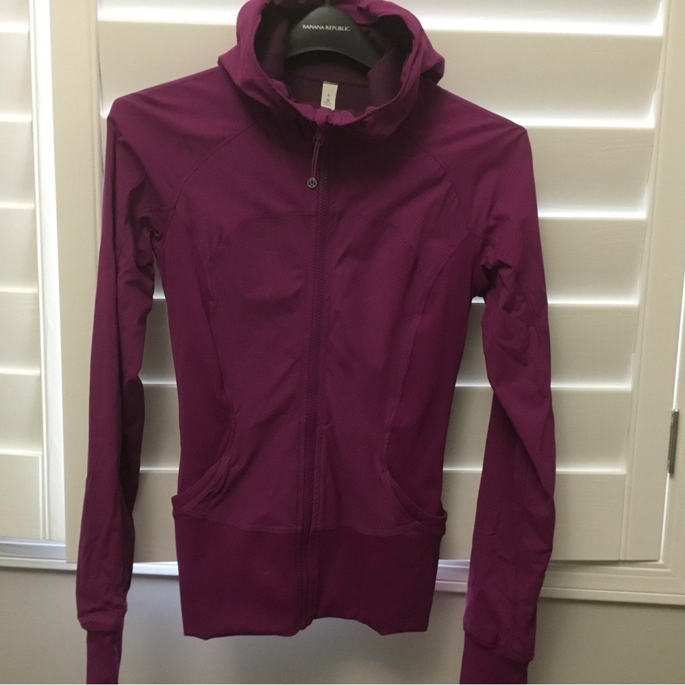 Lululemon hooded jacket size 6